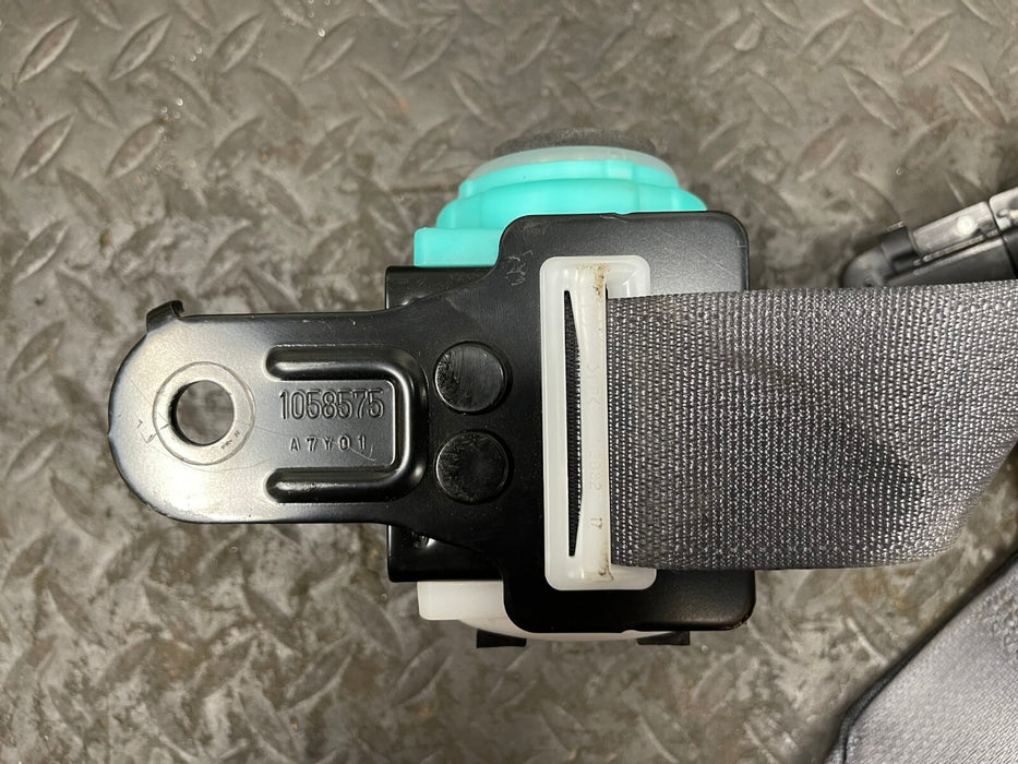 2018 SUBARU WRX STI REAR MIDDLE SEAT BELT RETRACTOR OEM