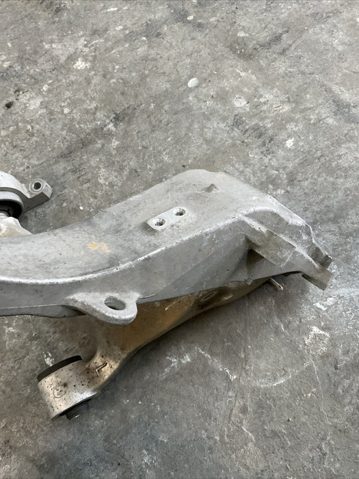 2015 NISSAN 370Z FRONT LEFT SPINDLE KNUCKL W/ LOWER CONTROL  ARM OEM
