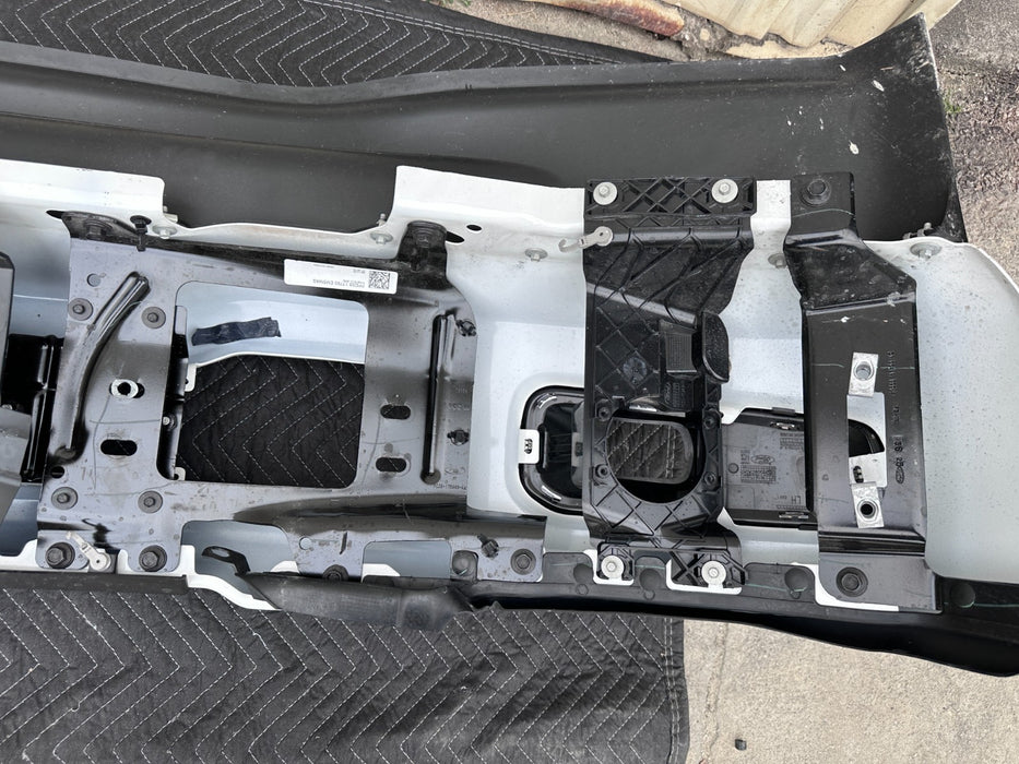 2023 2024 2025 FORD F250 F350 PLATINUM FRONT BUMPER ASSEMBLY STAR WHITE OEM