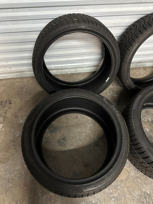 PIRELLI WINTER SOTTOZERO 3 TIRES SET (4) 245/30R20 90W 305/30R20 (MFR DATE 4716)