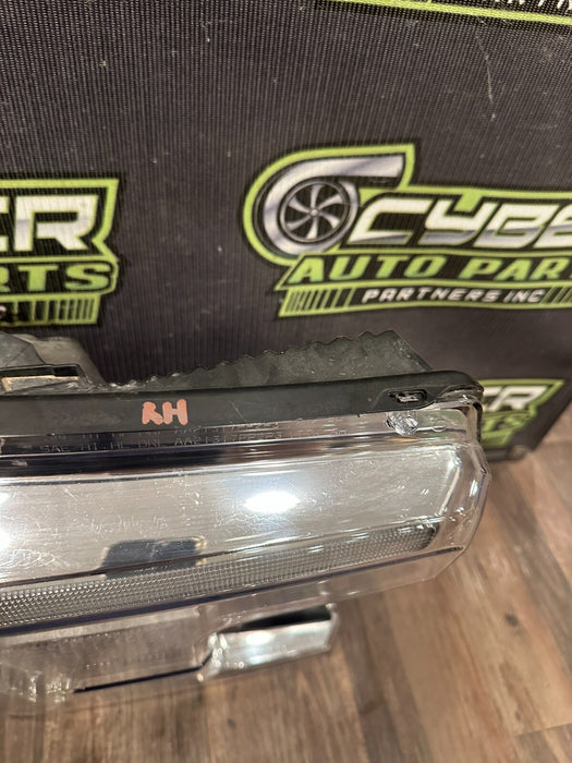 2017 2019 FORD F250 F350 F450 RIGHT PASSENGER HEADLIGHT T LED OEM ~BROKEN TAB~