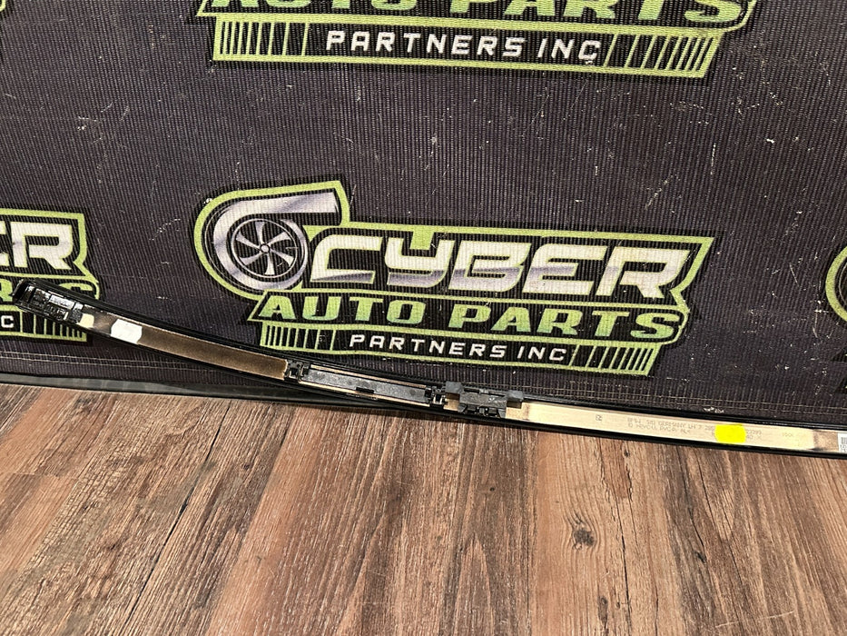 2020 BMW M4 F82 UPPER LEFT ROOF MOULDING TRIM PILLAR OEM *RESIDUE/READ*