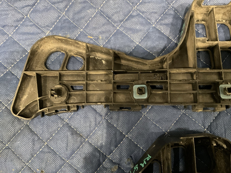2014 TOYOTA PRIUS V REAR BUMPER LEFT RIGHT BRACKETS SET OEM