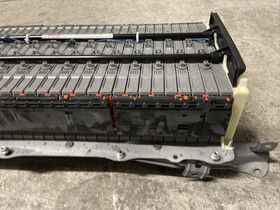 2014 TOYOTA PRIUS V REAR HYBRID FUEL BATTERY CELLS ASSEMBLY OEM G9280-76011