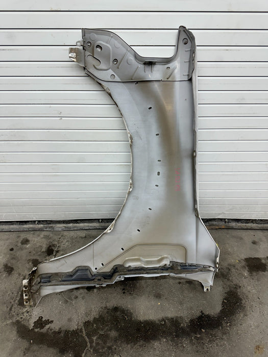 2017-2019 FORD F450 PASSENGER RIGHT FENDER OEM TRI COAT WHITE (UG) *LOCAL PICKUP
