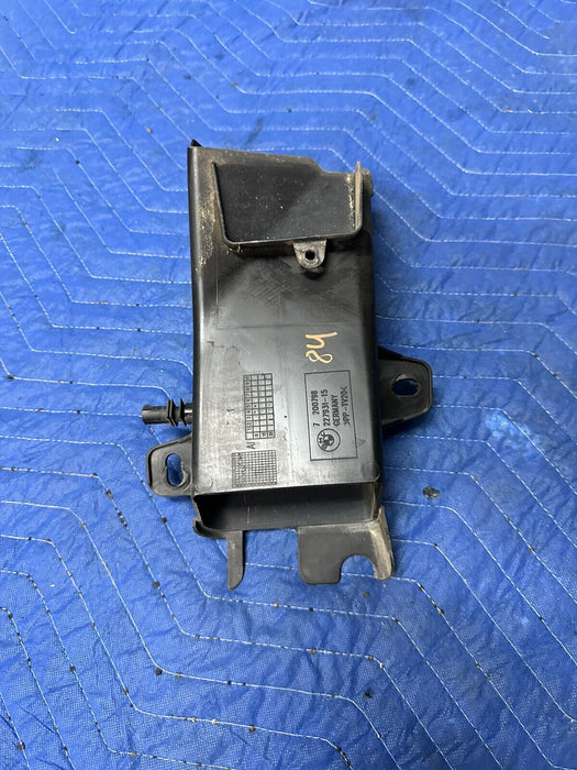 2011 BMW 550i F10 5 SERIES OEM RIGHT BRAKE COOLING AIR DUCT 7200798