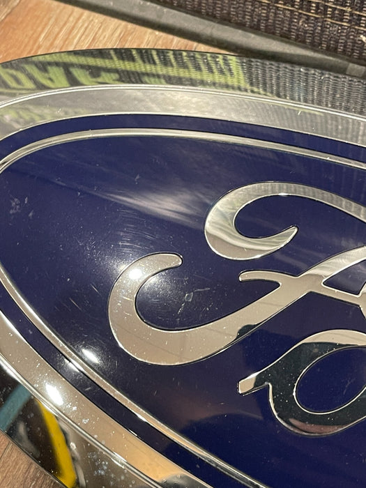 2017-2019 FORD F250 F350 F450 SUPERDUTY FRONT GRILLE EMBLEM OEM  (READ)