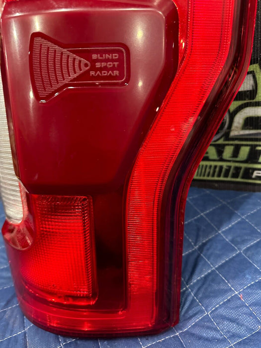 2017-2019 FORD F250 F350 F450 PASSENGER RIGHT BLISS LED TAIL LIGHT OEM  ~MINT~