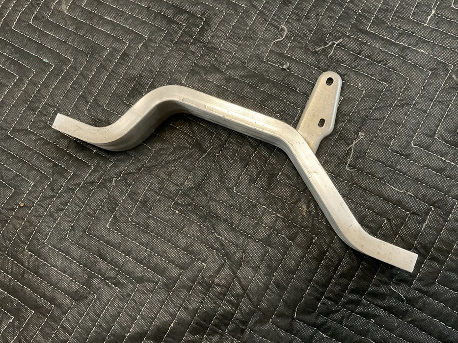 2018 MERCEDES E63S C63S AMG OEM CENTER REAR FLOOR PAN REINFORCEMENT 2056100065