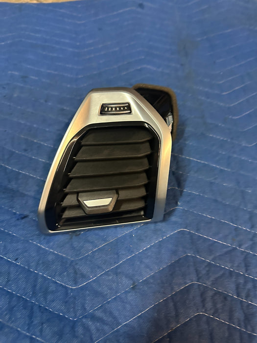 2020 BMW M8 COMP F93 G16 OEM FRONT LEFT DASHBOARD A/C VENT GRILLE 6805805