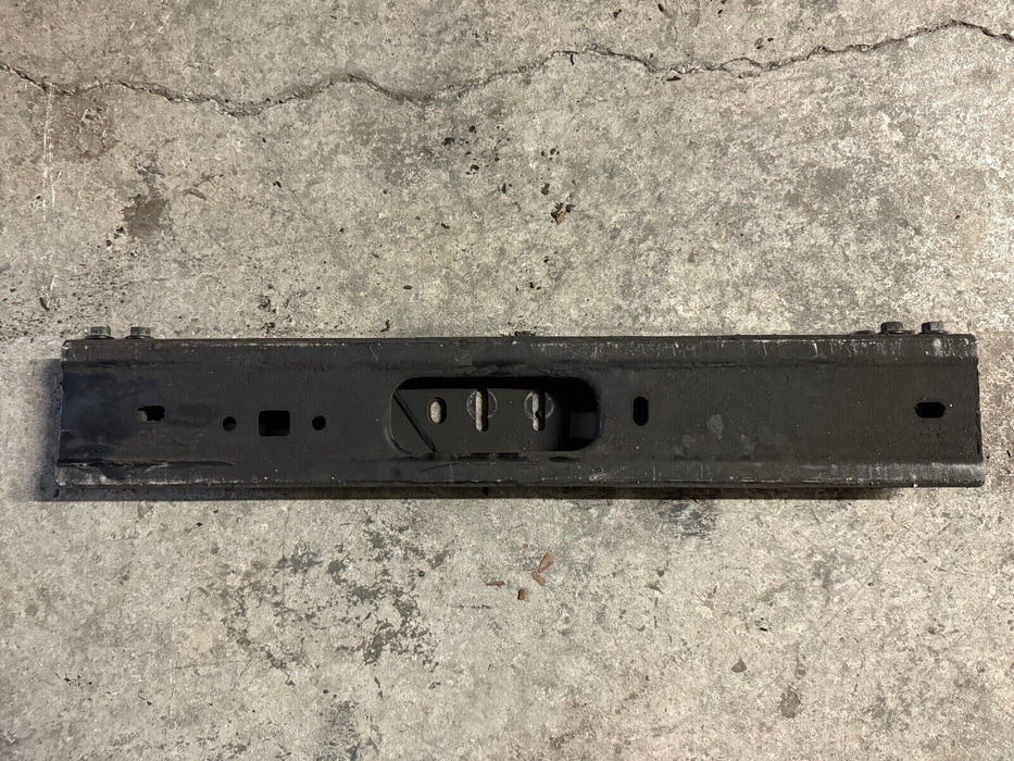 2017-2022 FORD F250 F350 F450 MIDDLE / CENTER FRAME CROSSMEMBER BRACKET OEM