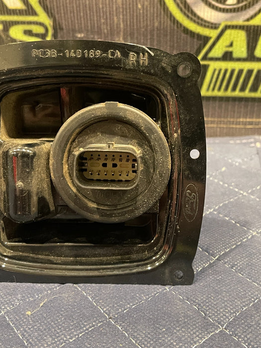 2023-2026 FORD F250 F350 F450 RIGHT LED TAIL LIGHT BRACKET OEM PC3B-14D189-CA