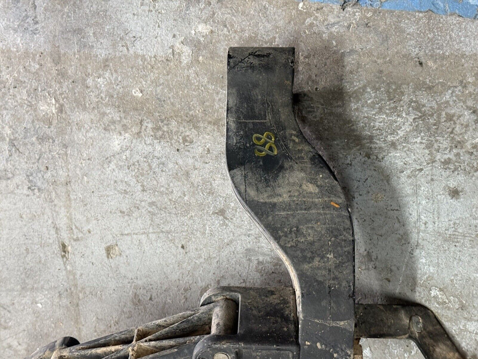 2016 2018 2019 NISSAN TITAN XD PRO-4X REAR BUMPER STEP ASSIST 999T7 W4820