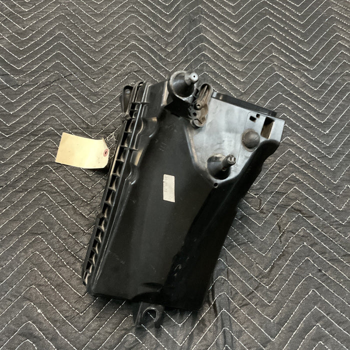 2014 JAGUAR XJ OEM AIR CLEANER INTAKE DRIVER SIDE