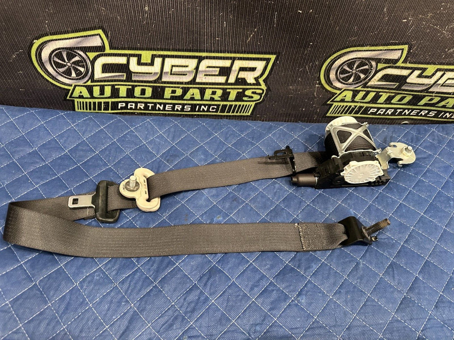 2017 RAM 3500 LARAMIE FRONT PASSENGER RIGHT SEAT BELT RETRACTOR BLACK OEM