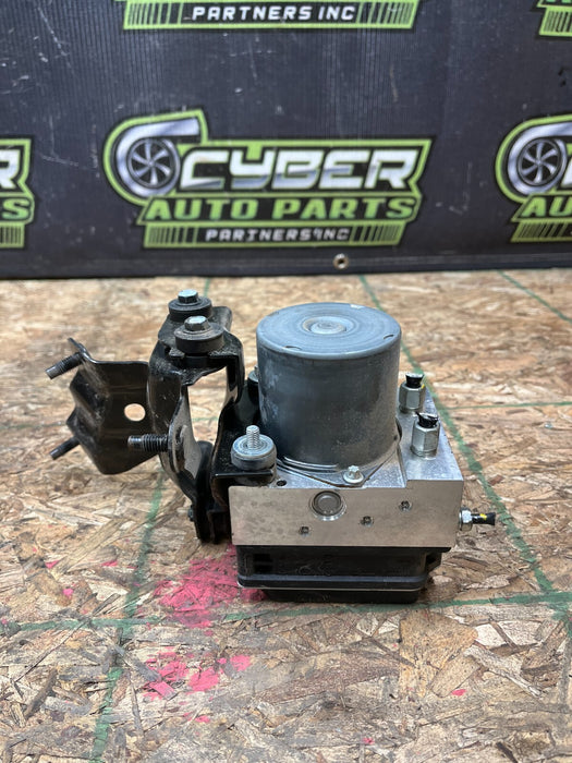 2013 INFINITI G37 SPORT AKEBONO MANUAL ABS MODULE OEM 34K MILES 2009-2015 Q60