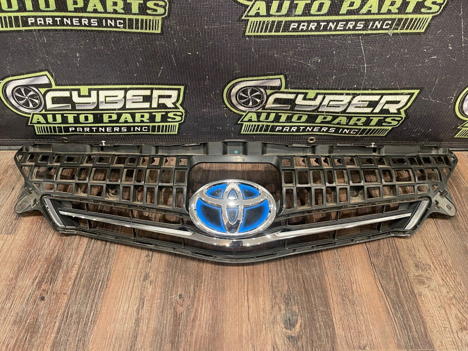 2014 TOYOTA PRIUS V FRONT BUMPER GRILLE W CHROME & EMBLEM OEM