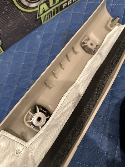 2020-2022 FORD F250 F350 F450 LIMITED FRONT RIGHT A PILLAR TRIM OEM *MINOR FLAWS