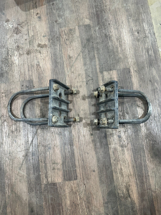 2024 DODGE RAM 3500 LARAMIE REAR LEFT RIGHT LEAF SPRING U BOLT W PLATE OEM