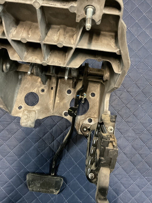 2017 RAM 2500 3500 MEGA CAB LARAMIE GAS BRAKE PEDAL ASSEMBLY OEM 2013-2018