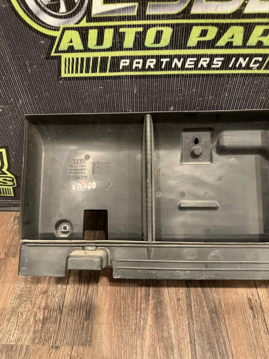 2017-18 AUDI R8 REAR AIR GUIDE PANEL TRIM OEM 4S0 121 139 C