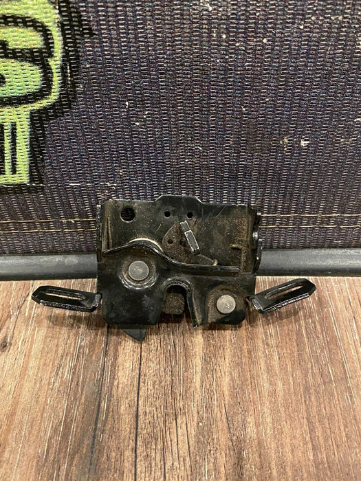 2018 AUDI R8 V10 FRONT HOOD LATCH OEM GENUINE *READ/DAMAGE*