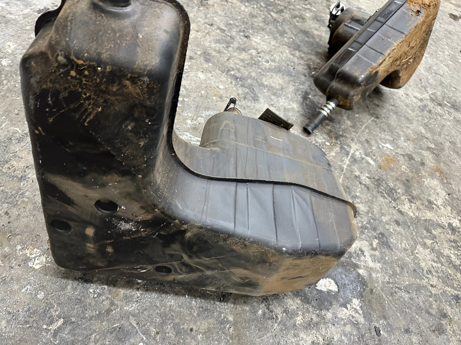 2014 AUDI R8 OEM LEFT RIGHT FUEL GAS TANK 420 201 021 P 420 201 022 P