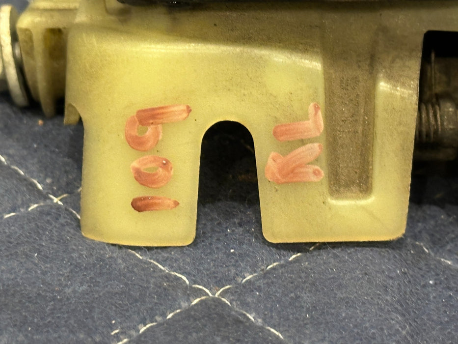 2017-2019 FORD F250 F350 F450 REAR LEFT DOOR HANDLE OEM BLACK PEARL G1 *FLAW*