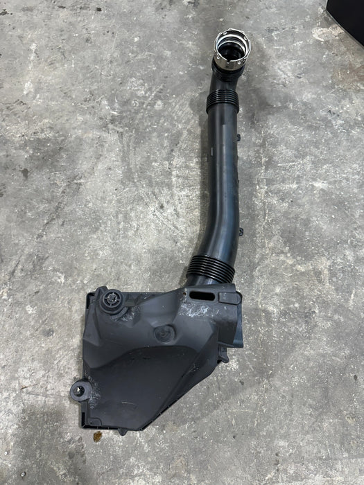 2024 BMW M3 M4 G80 G82 DRIVER LEFT AIR FILTER INTAKE ASSEMBLY OEM 8097045