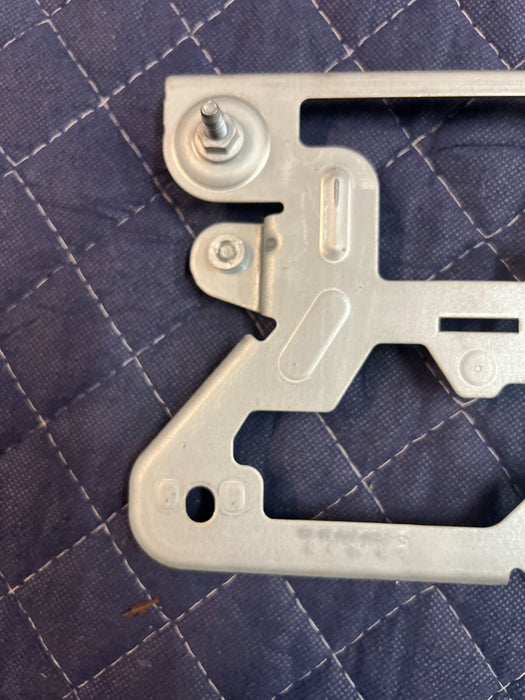 2015 MERCEDES-BENZ C63S AMG KEYLESS ENTRY MODULE BRACKET MOUNT 2055452240