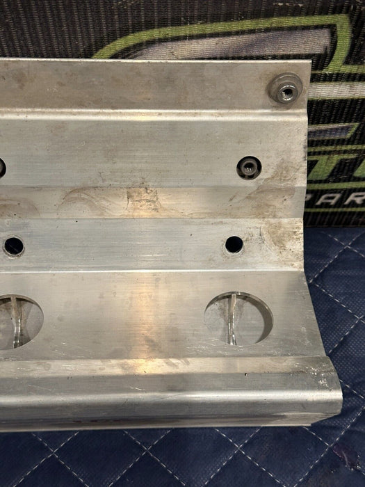 2018 AUDI R8 REAR MIDDLE LOWER FRAME BAR BRACKET 4T0 813 483 B