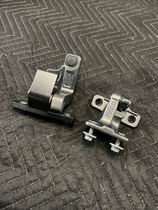 2018-2021 MERCEDES E63S AMG REAR LH UPPER/LOWER DOOR HINGE OEM A 213 730 20 02