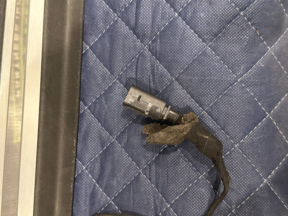 2014 AUDI R8 FRONT PASSENGER RIGHT ILLUMINATED KICK SCUFF SILL PLATE 420 853 372