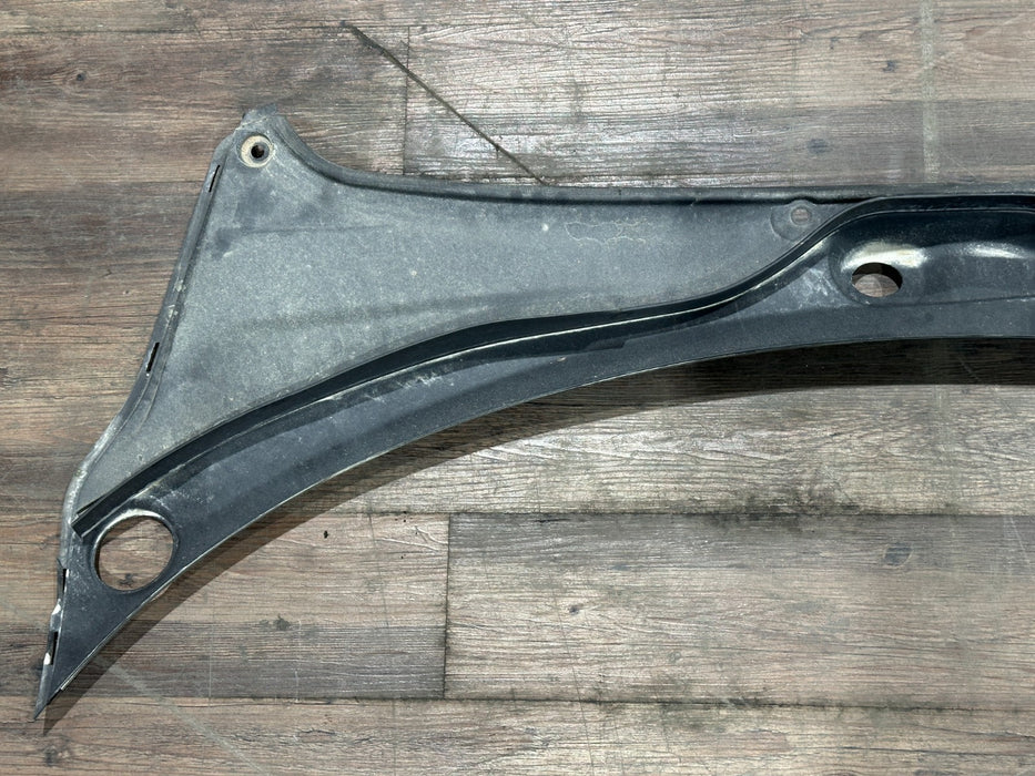 2017 AUDI R8 FRONT WINDSHIELD COWL TRIM OEM 4S1 819 401