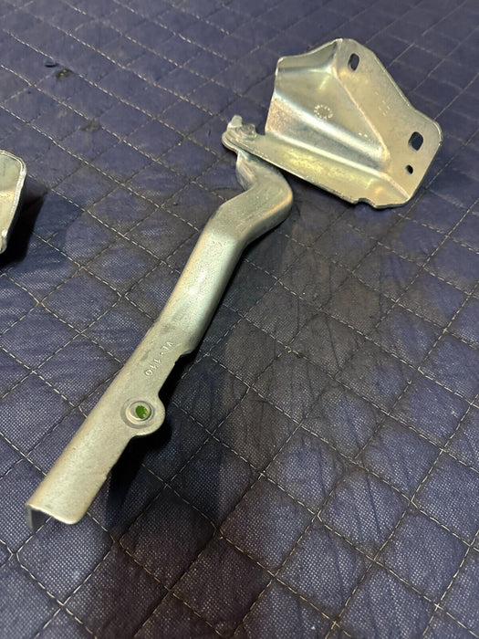 2016 2019 NISSAN TITAN XD LEFT RIGHT HOOD HINGE PAIR OEM