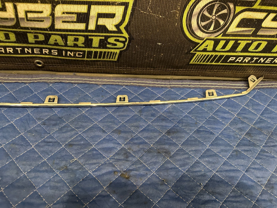 2017-2019 FORD F250 F350 F450 LIMITED GRILLE LOWER BOTTOM TRIM OEM