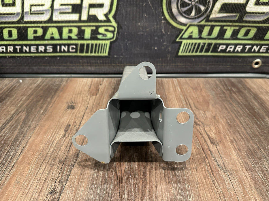 2010 NISSAN 370Z LEFT RIGHT REINFORCEMENT SUPPORT BRACKET PAIR OEM