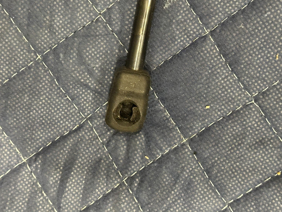 2014 AUDI R8 FRONT LEFT RIGHT HOOD LIFT SUPPORT STRUTS 420 823 359 OEM