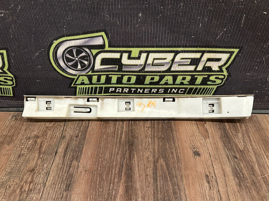 2020 BMW M4 F82 RIGHT ROCKER MOLDING SUPPORT BRACKET OEM 51 77 8 054 321