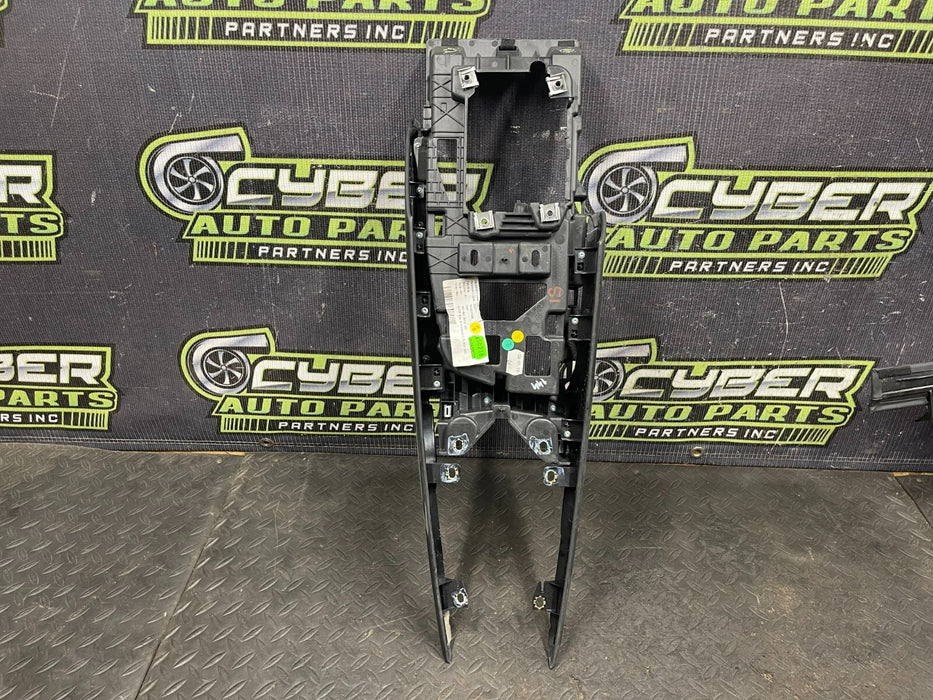 2017 AUDI R8 CENTER CONSOLE TRIM OEM 2018 4S1-864-357-D-25D