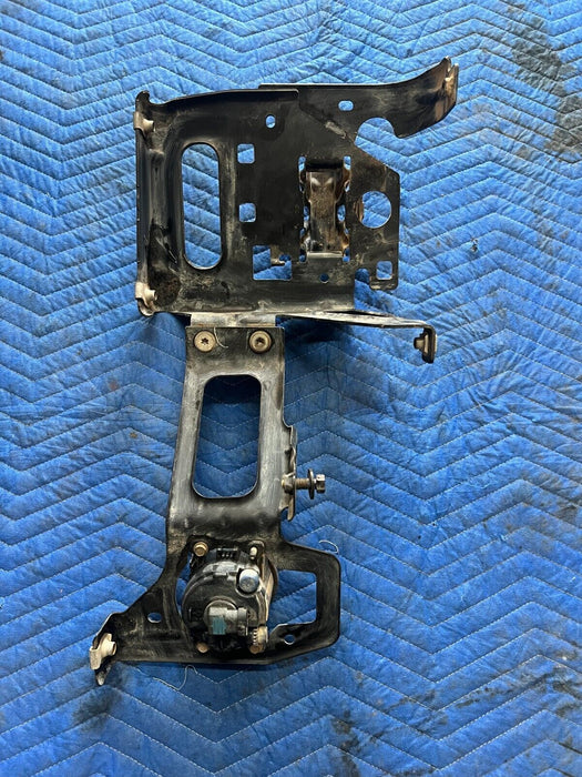 2016 NISSAN TITAN XD INNER FRONT LEFT DRIVER BUMPER BRACKET W/ FOGLIGHT OEM