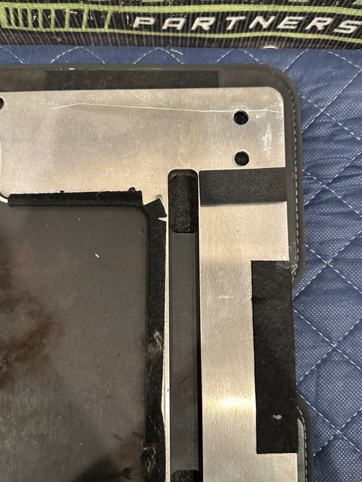 2014 AUDI R8 FLOOR MAT FOOT REST CARPET METAL UNDERNEATH OEM 423 864 420 B