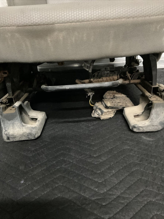 2017-2019 FORD F250 F350 F450 XLT FRONT PASSENGER SEAT OEM