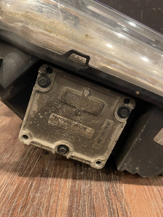 2017-2019 FORD F250 F350 F450 PASSENGER RIGHT LED HEADLIGHT OEM *BURNT/READ*