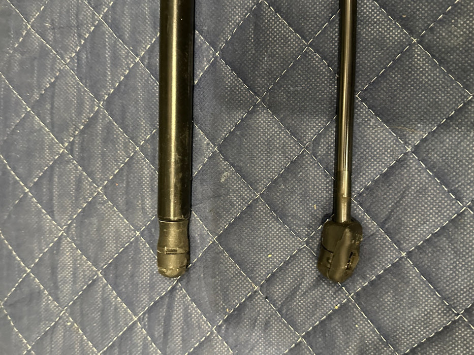 2014 AUDI R8 FRONT LEFT RIGHT HOOD LIFT SUPPORT STRUTS 420 823 359 OEM