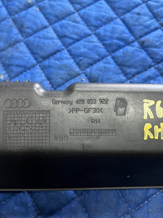 2012 AUDI R8 OEM REAR RIGHT PASSENGER SIDE SKIRT ROCKER MOUNT BRACKET 420853922