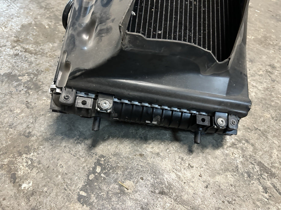 2017 AUDI R8 V10 FRONT RIGHT RADIATOR A/C CONDENSER 4S0 816 411 4S0 121 252 B