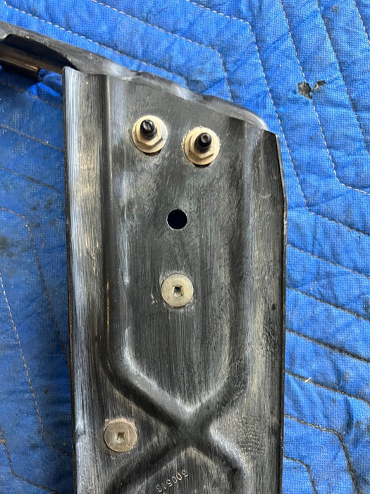 2016 2018 NISSAN TITAN XD PLATINUM FRONT RIGHT BUMPER BRACKET 62222-EZ00A