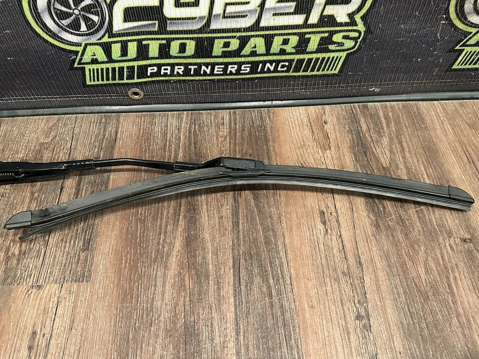 2021 AUDI R8 DRIVER LEFT WINDSHIELD WIPER OEM *READ/WEAR*