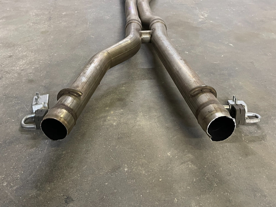 2019 MERCEDES BENZ E63S AMG MID PIPE EXHAUST ASSEMBLY W BRACKETS OEM